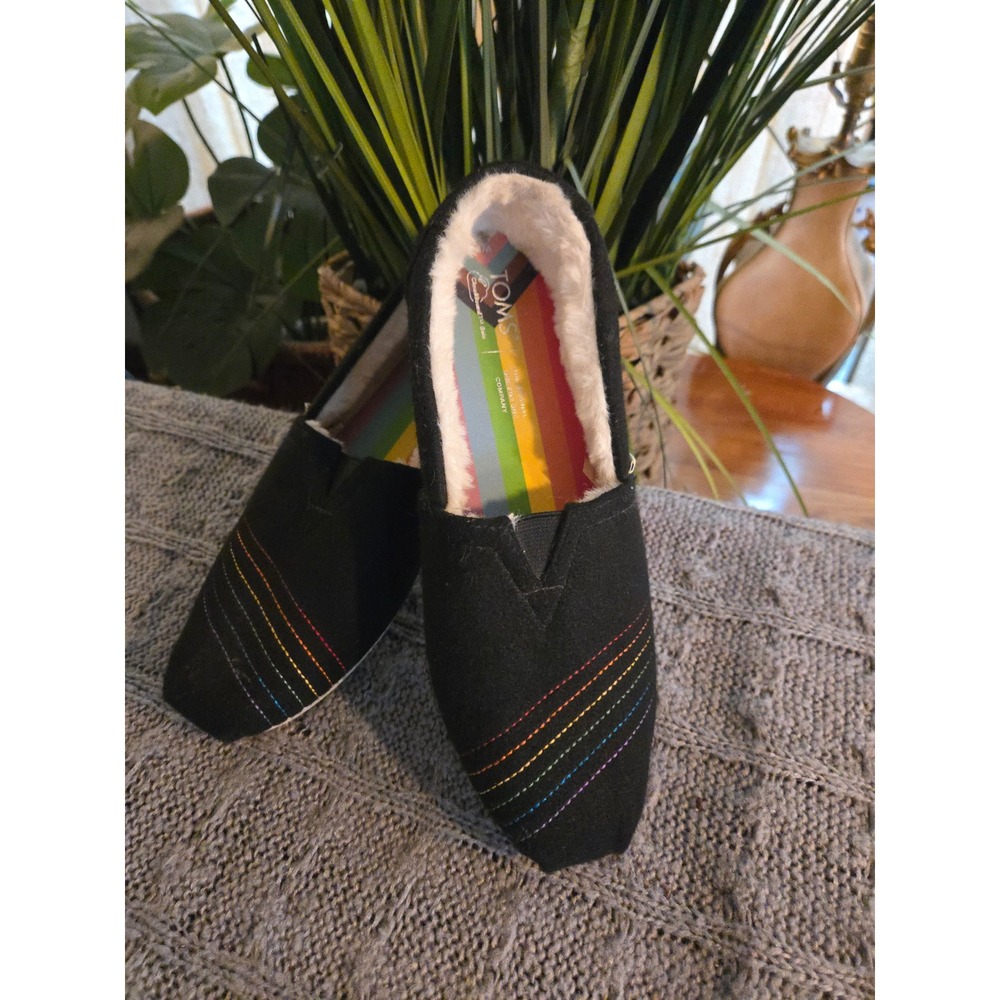 TOMS Alpargata CloudBound Black Rainbow Stripe Faux Fur Lined Slip On Shoes W8